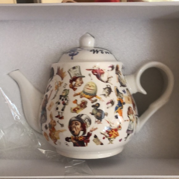 Tea Cups London Kitchen Alice In Wonderland Bone China Teapot